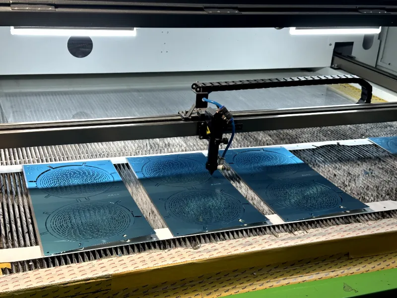 مقدمة عن عمليات معالجة الأسطح المعدنية في مصنع YanMing